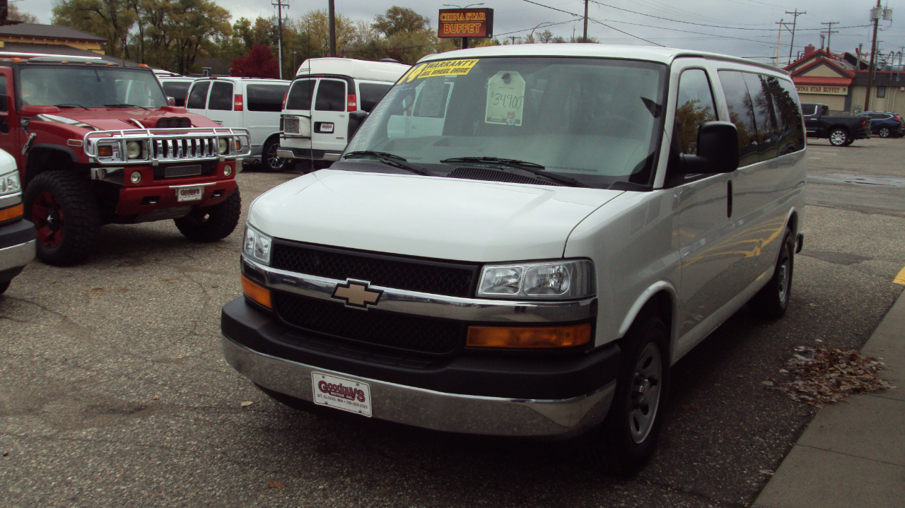 Chevrolet Express Passenger AWD 1500 135" LT 2014 Chevrolet Express Passenger AWD 1500 135" LT 2014