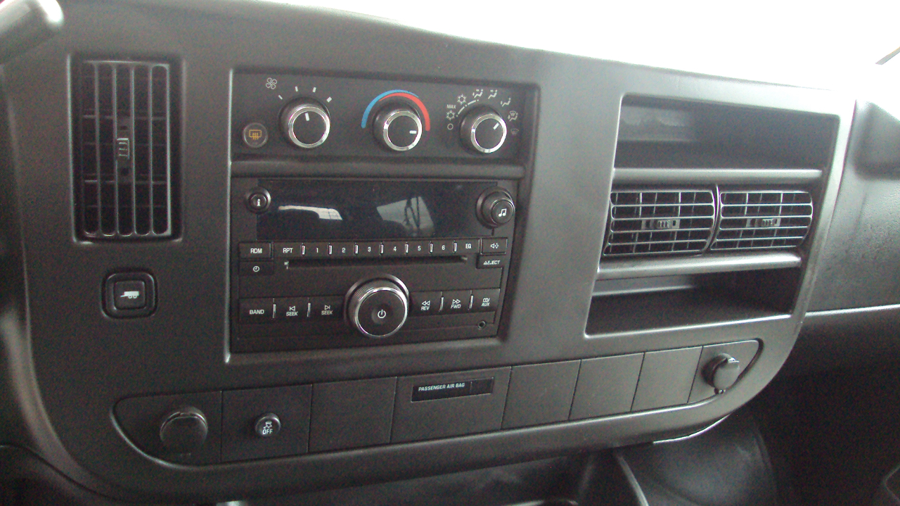 Chevrolet Express Passenger AWD 1500 135" LT 2014 Chevrolet Express Passenger AWD 1500 135" LT 2014