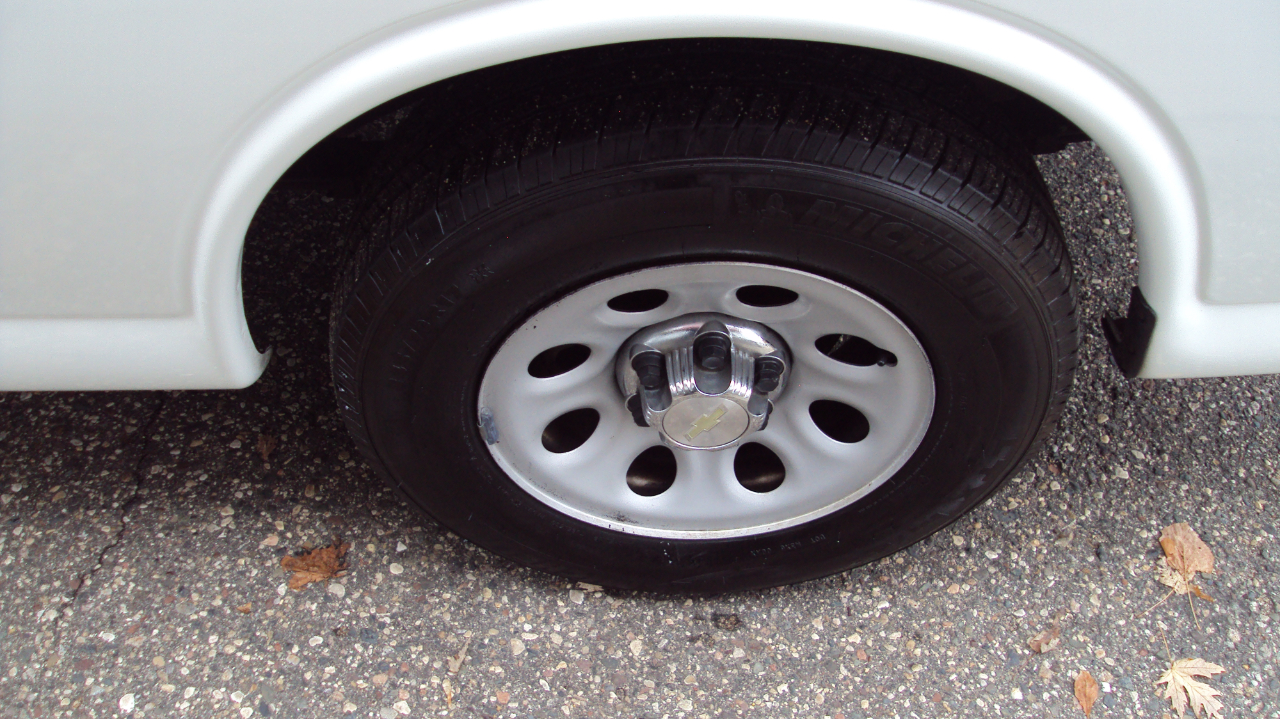 Chevrolet Express Passenger AWD 1500 135" LT 2014 Chevrolet Express Passenger AWD 1500 135" LT 2014