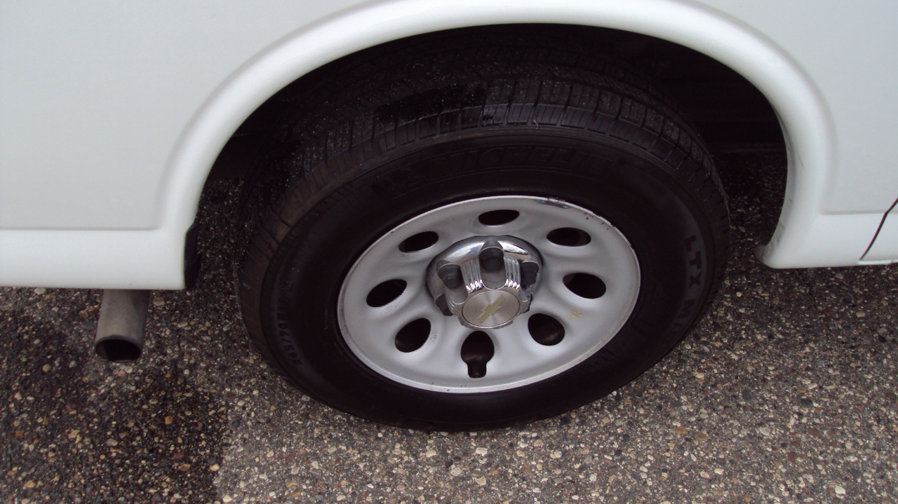 Chevrolet Express Passenger AWD 1500 135" LT 2014 Chevrolet Express Passenger AWD 1500 135" LT 2014