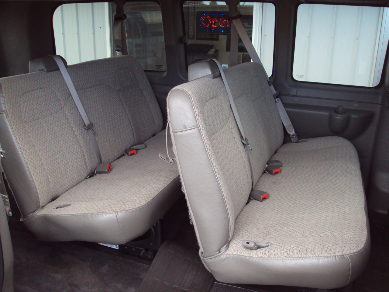 2014 Chevrolet Express Passenger 1500 LT photo 4