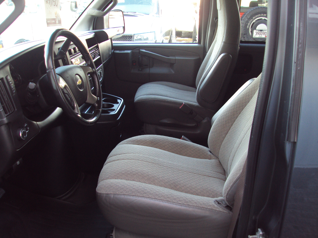 Chevrolet Express Passenger  2017