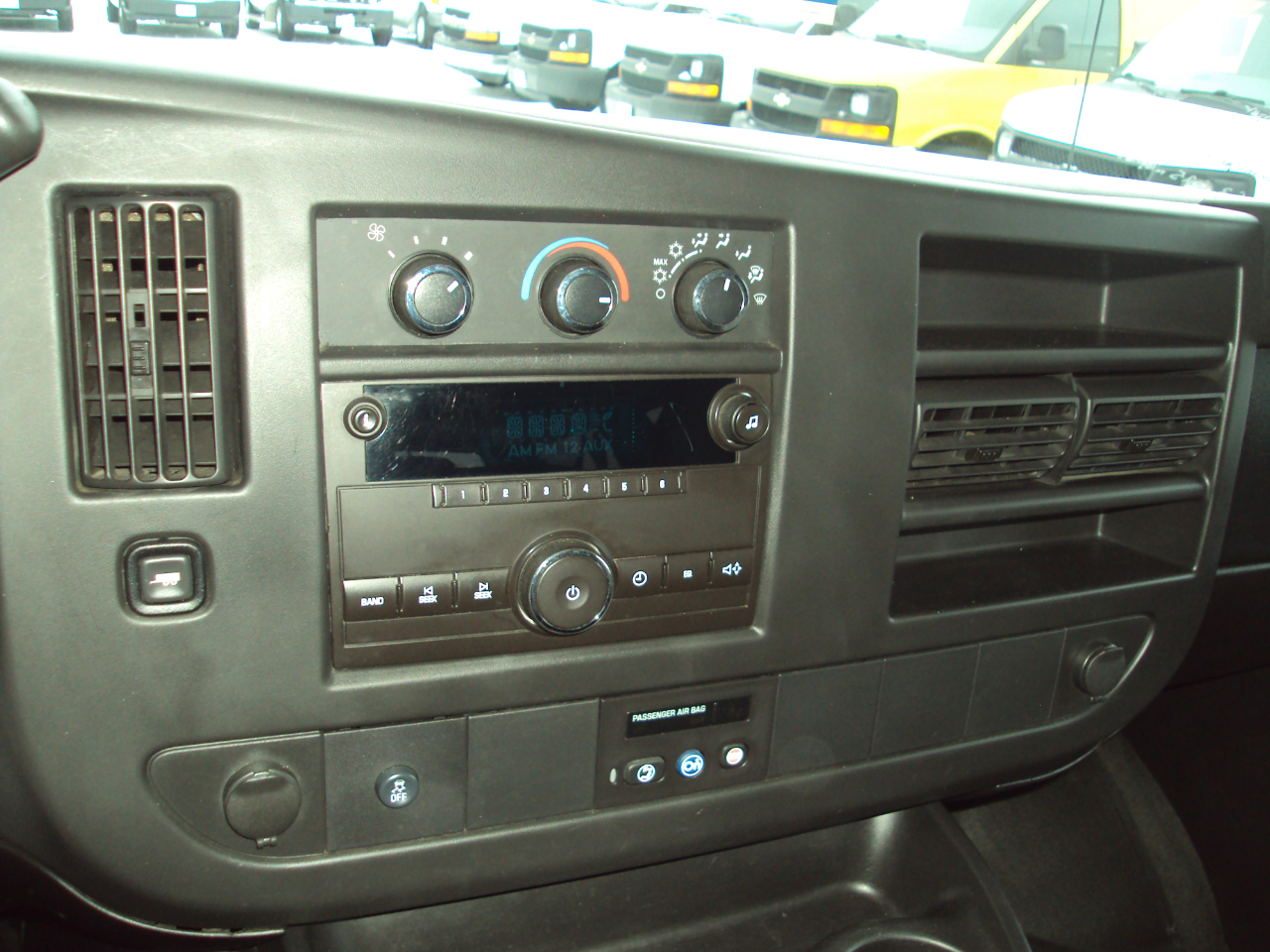 Chevrolet Express Passenger AWD 1500 135" LT 2013