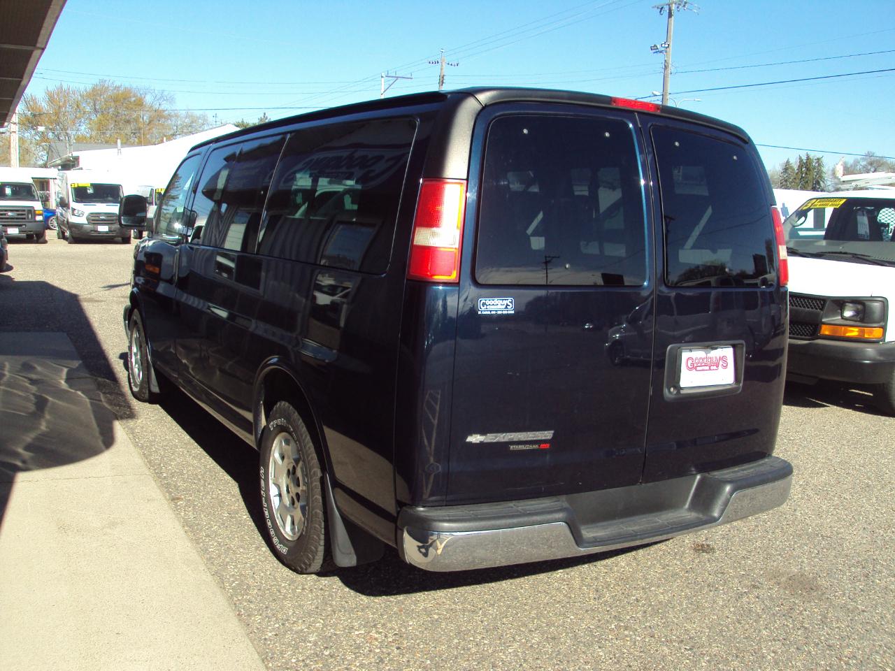 Chevrolet Express Passenger AWD 1500 135" LT 2013