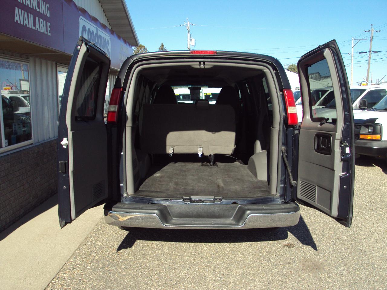 Chevrolet Express Passenger AWD 1500 135" LT 2013