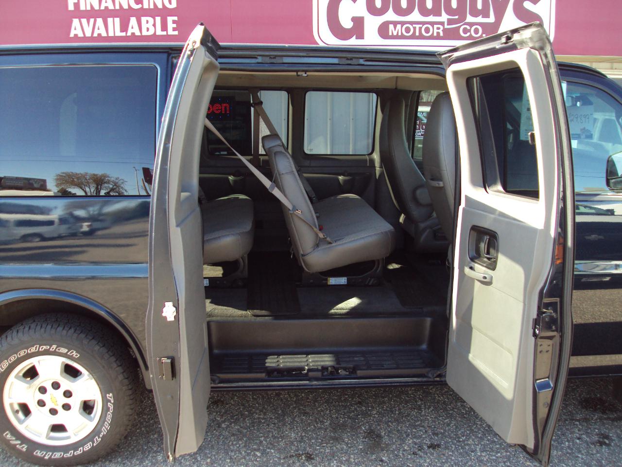 Chevrolet Express Passenger AWD 1500 135" LT 2013