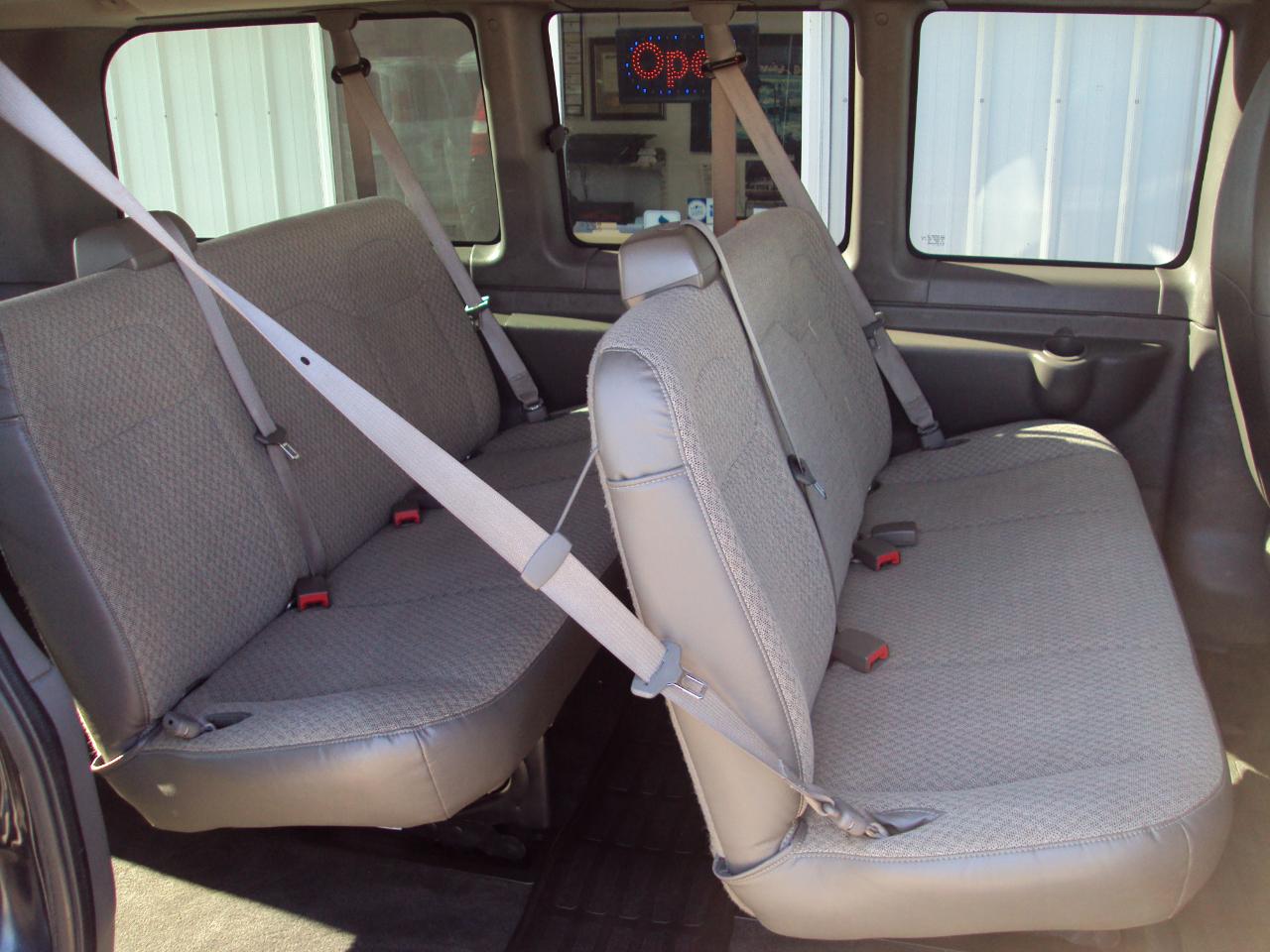 Chevrolet Express Passenger AWD 1500 135" LT 2013