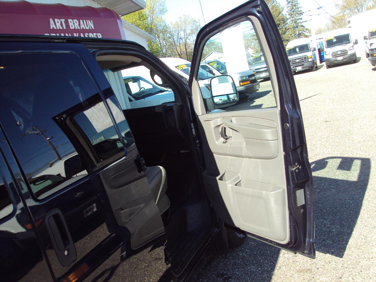 Chevrolet Express Passenger AWD 1500 135" LT 2013