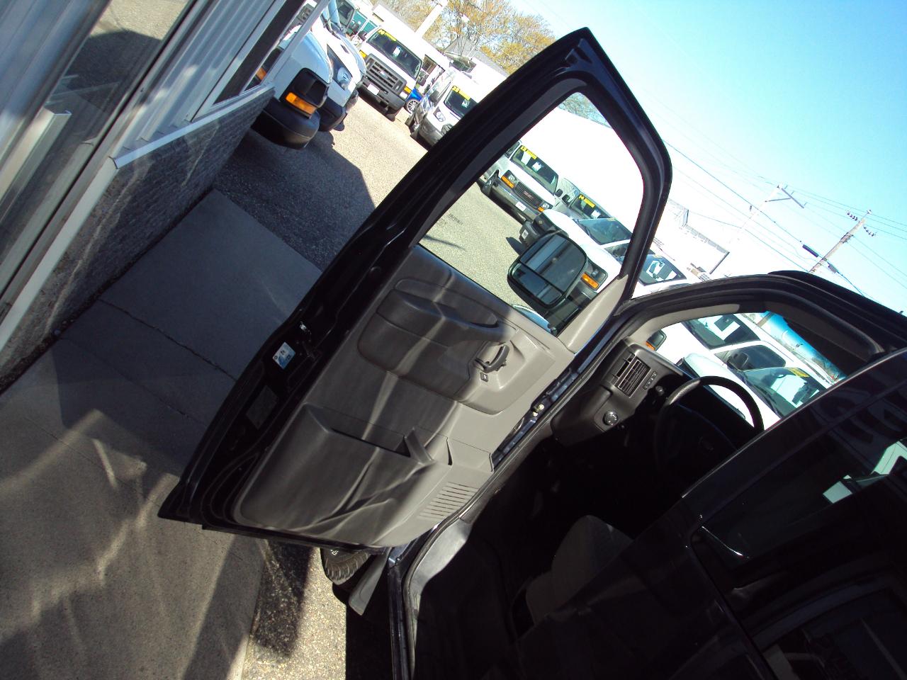 Chevrolet Express Passenger AWD 1500 135" LT 2013