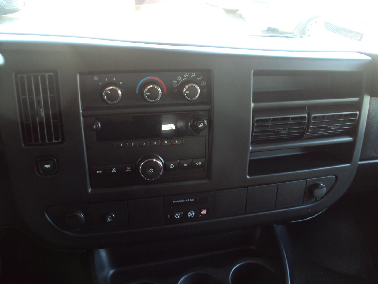 Chevrolet Express Passenger AWD 1500 135" LT 2013