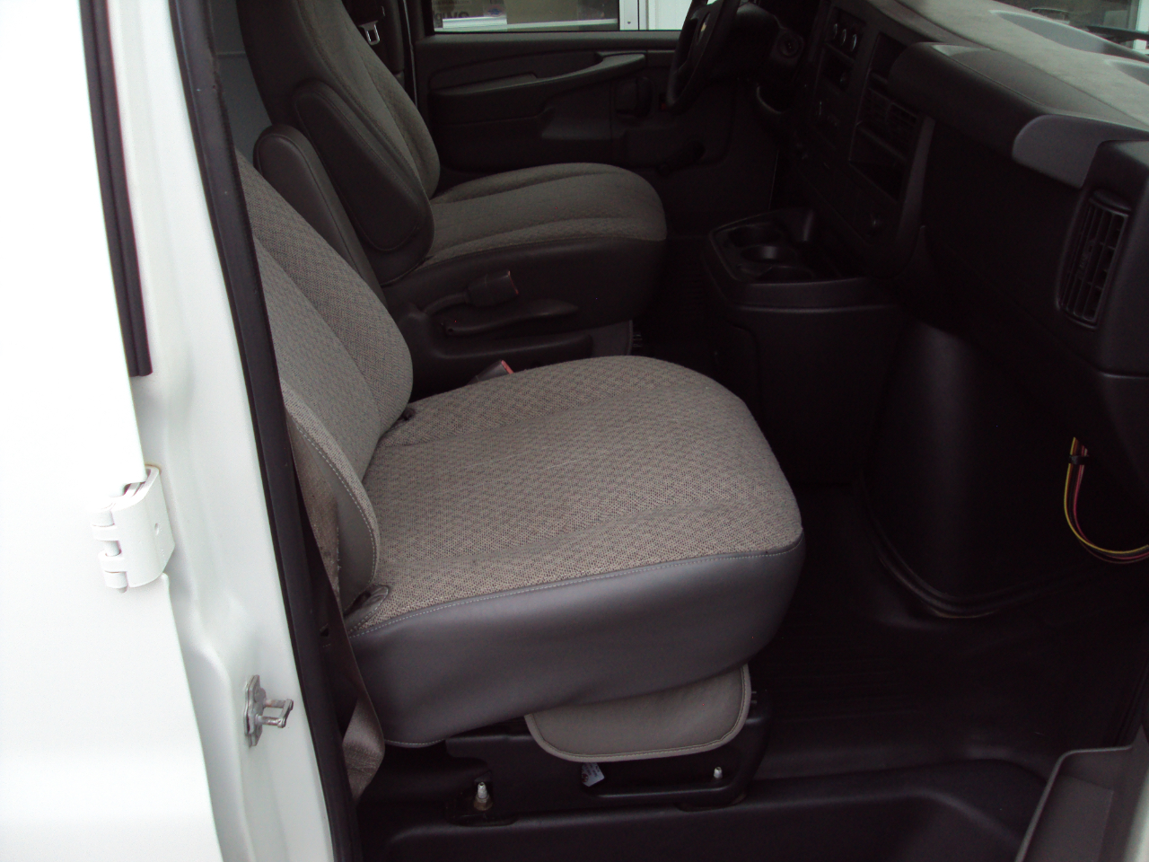 Chevrolet Express Cargo Van AWD 1500 135" 2013
