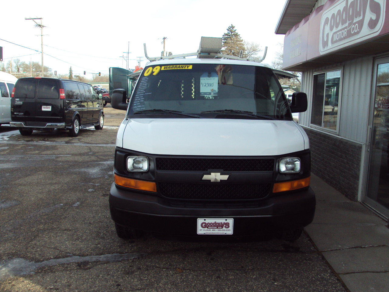 Chevrolet Express Cargo Van  2009