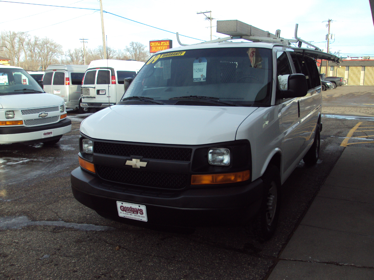 Chevrolet Express Cargo Van  2009