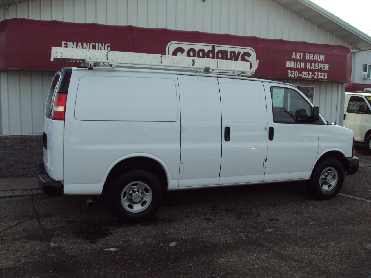 Chevrolet Express Cargo Van  2009