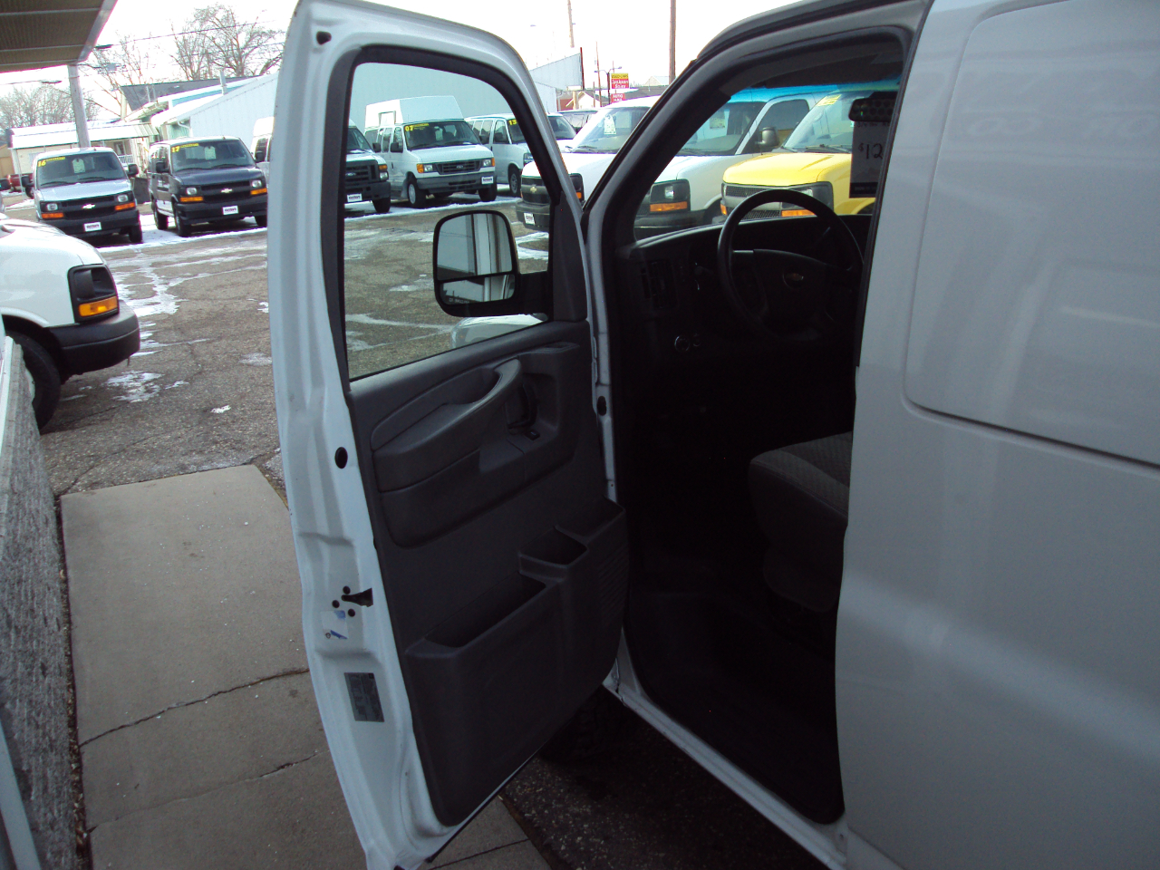 Chevrolet Express Cargo Van  2009