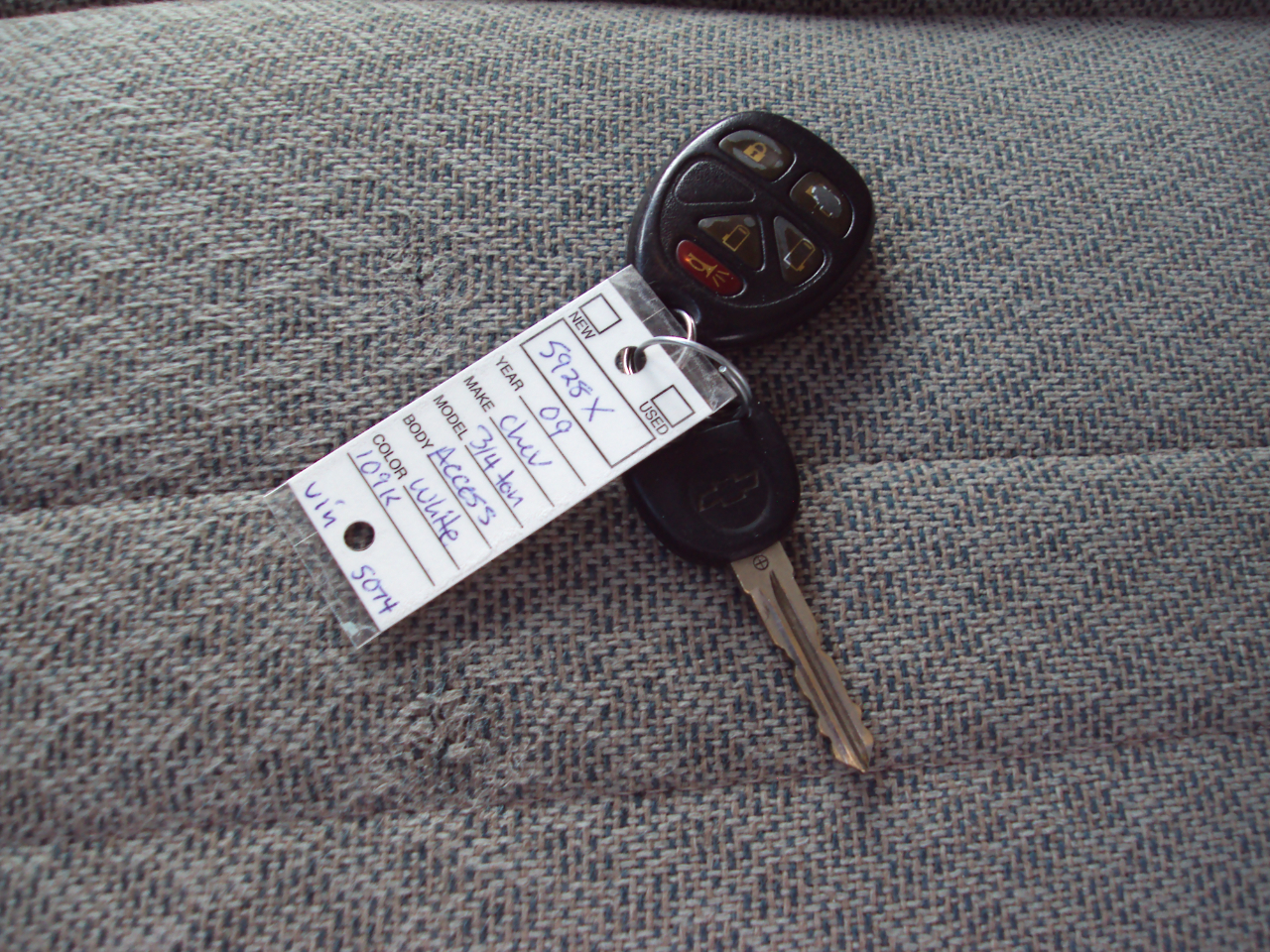 Chevrolet Express Cargo Van  2009