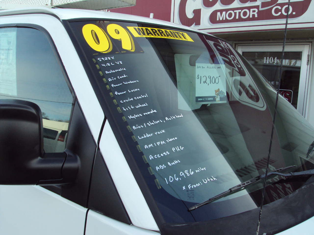 Chevrolet Express Cargo Van  2009