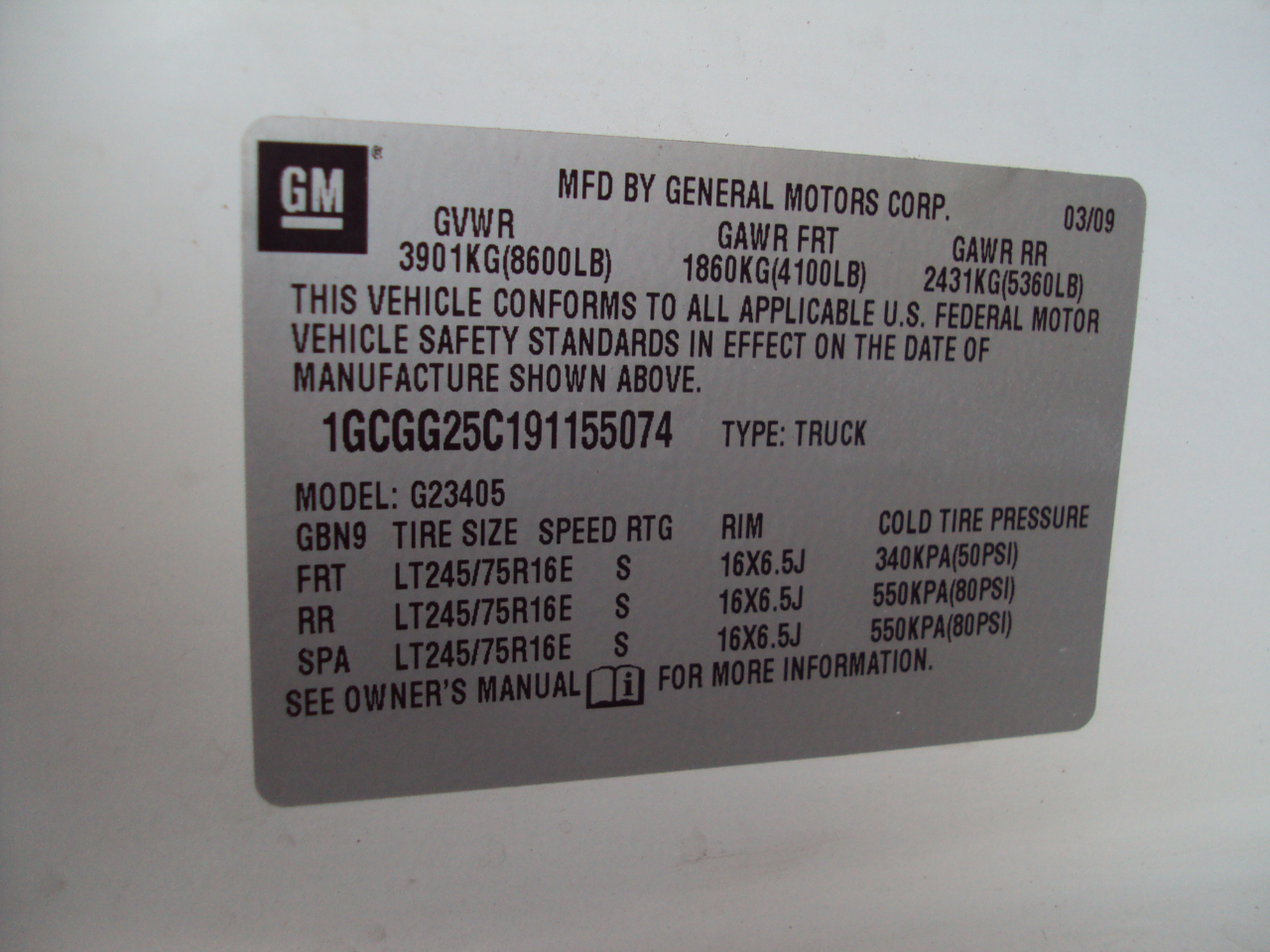 Chevrolet Express Cargo Van  2009