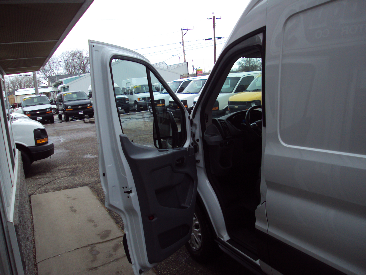 Ford Transit Van T-250 148" EL Hi Rf 9000 GVWR Sliding RH Dr 2019