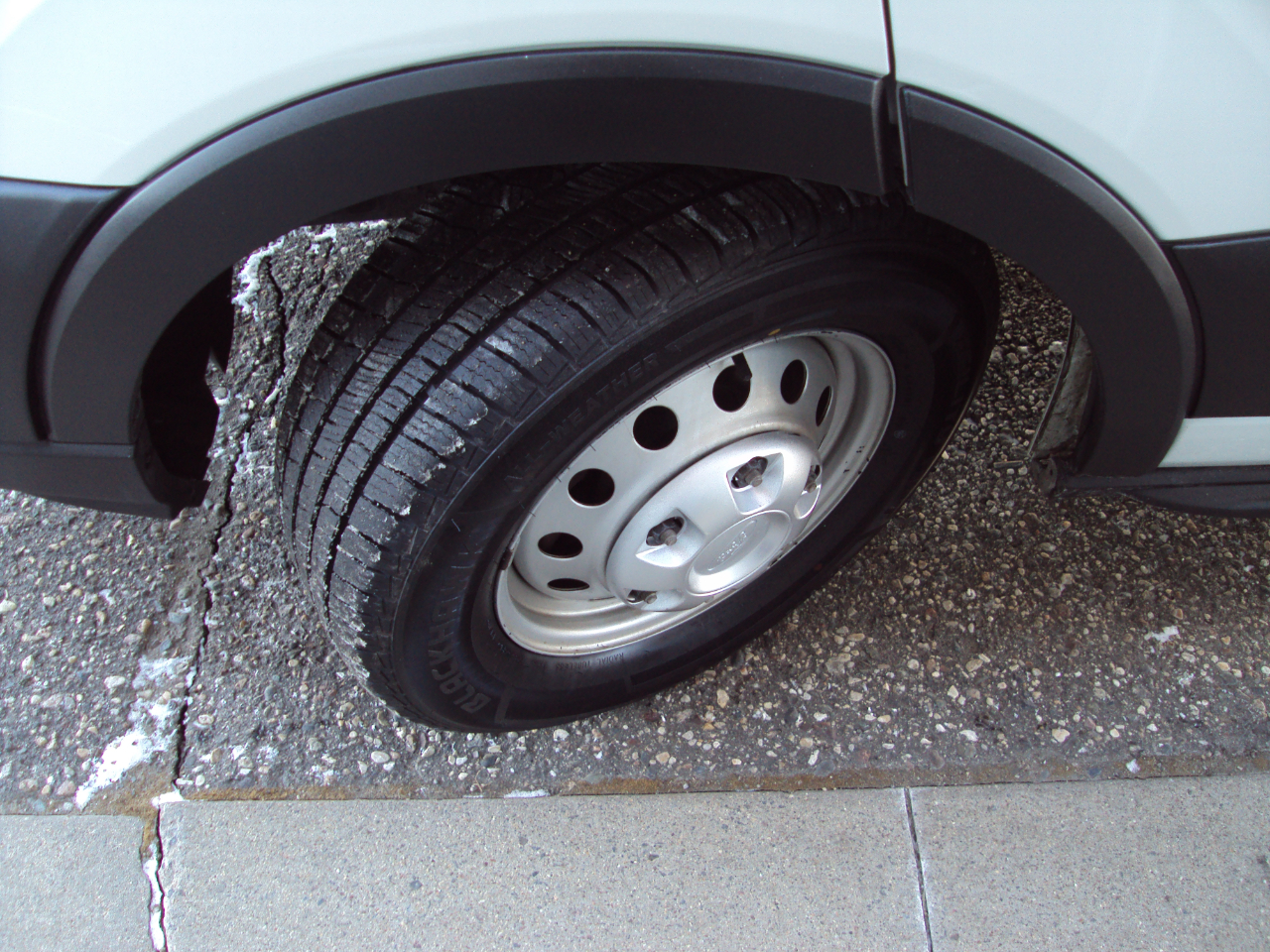 Ford Transit Cargo Van T-250 130" Med Rf 9070 GVWR AWD 2023