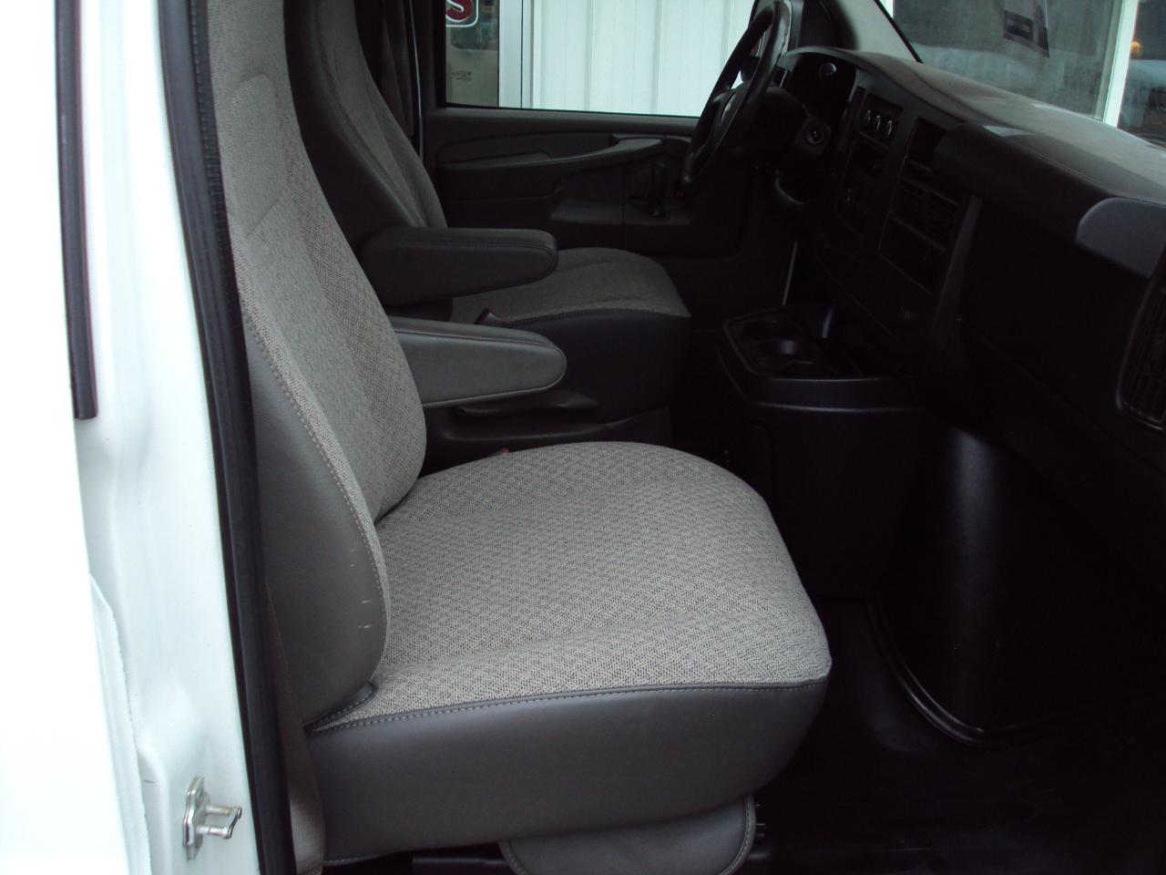 Chevrolet Express Cargo Van AWD 1500 135" 2014