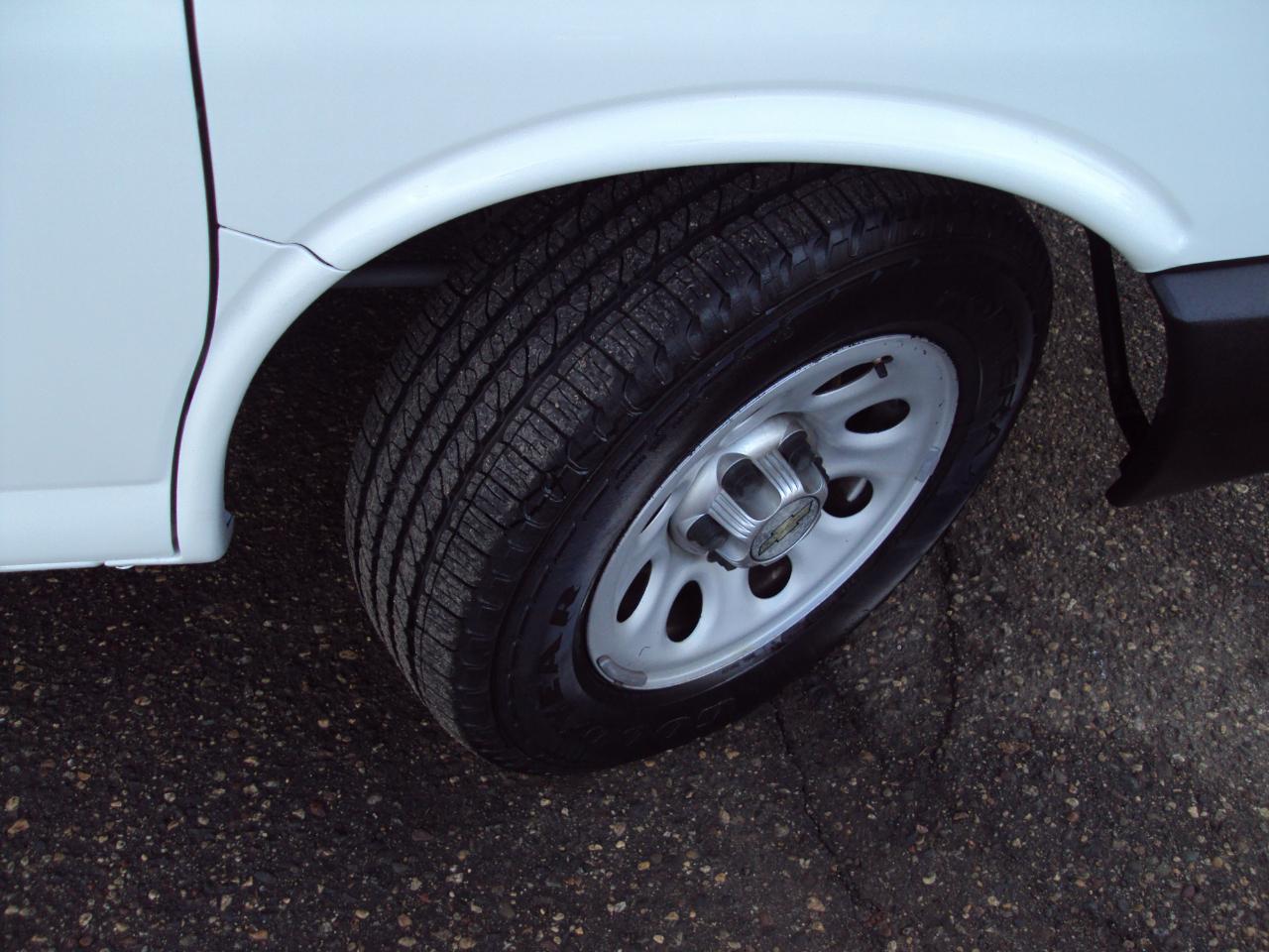 Chevrolet Express Cargo Van AWD 1500 135" 2013