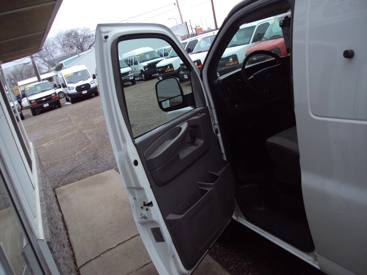 Chevrolet Express Cargo Van AWD 1500 135" 2013