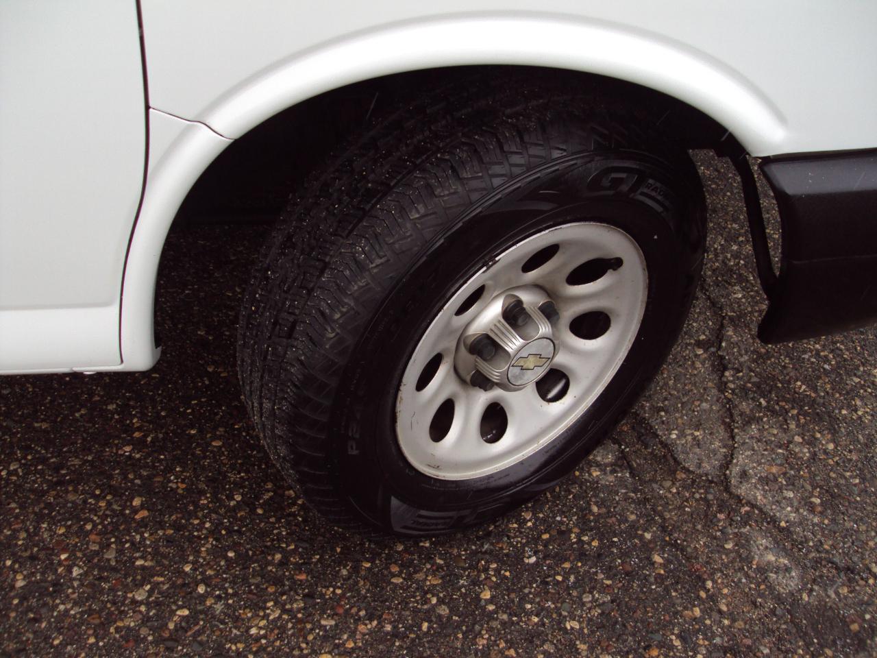 Chevrolet Express Cargo Van AWD 1500 135" 2013