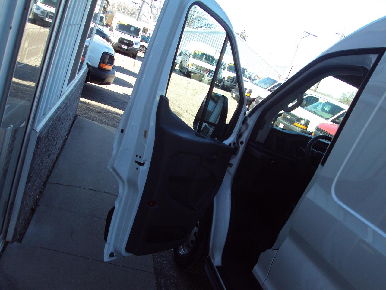 Ford Transit Cargo Van T-250 130" Med Rf 9070 GVWR AWD 2023