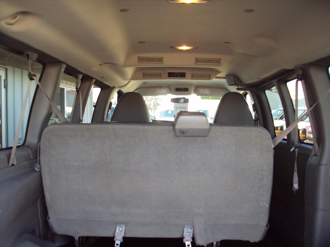 Chevrolet Express Passenger AWD 1500 135" LS 2014