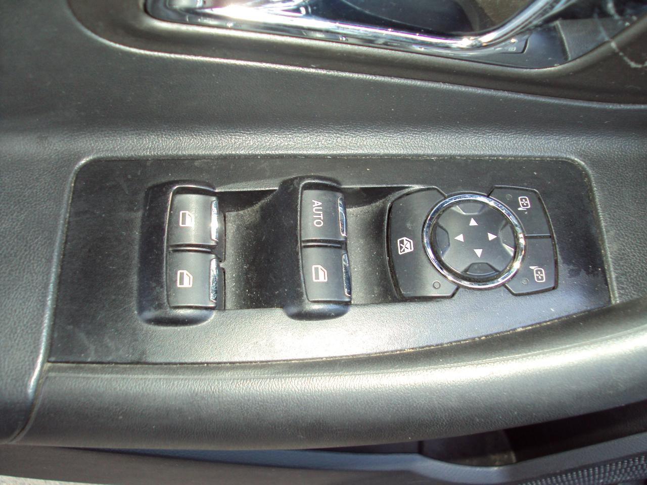 Ford Taurus 4dr Sdn SEL FWD 2014