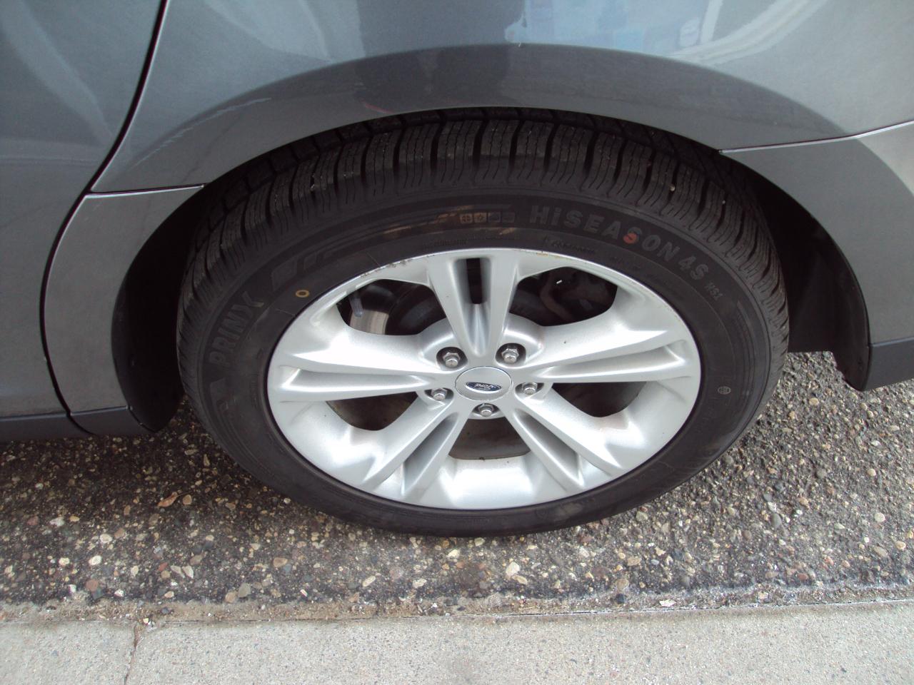 Ford Taurus 4dr Sdn SEL FWD 2014