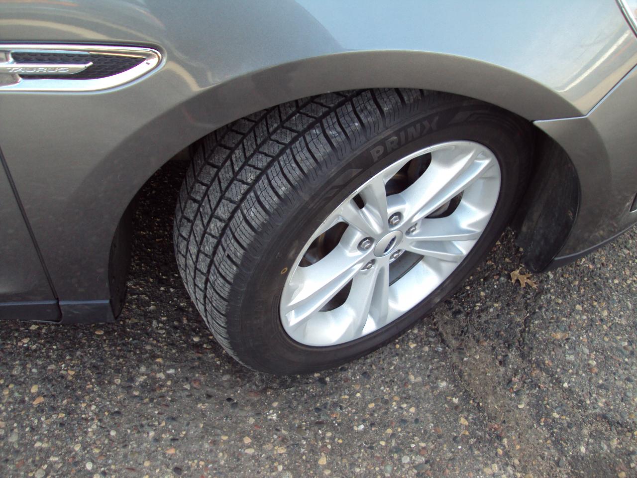 Ford Taurus 4dr Sdn SEL FWD 2014