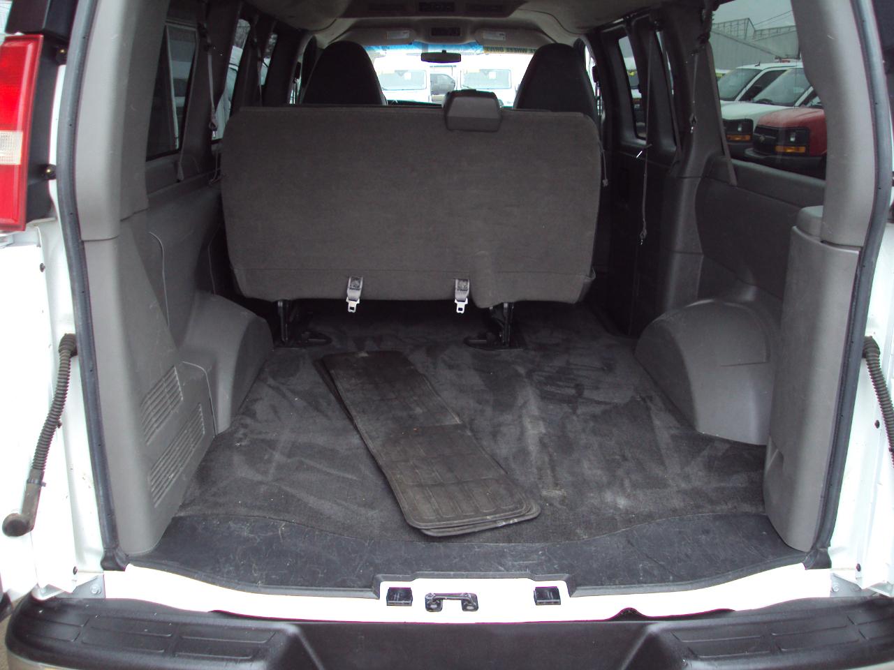 Chevrolet Express Passenger AWD 1500 135" LT 2013