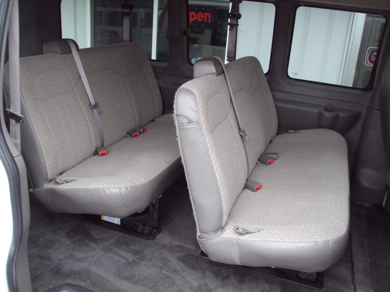 Chevrolet Express Passenger AWD 1500 135" LT 2013