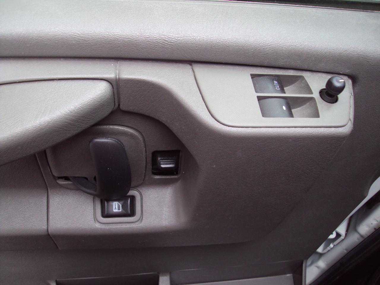 Chevrolet Express Passenger AWD 1500 135" LT 2013