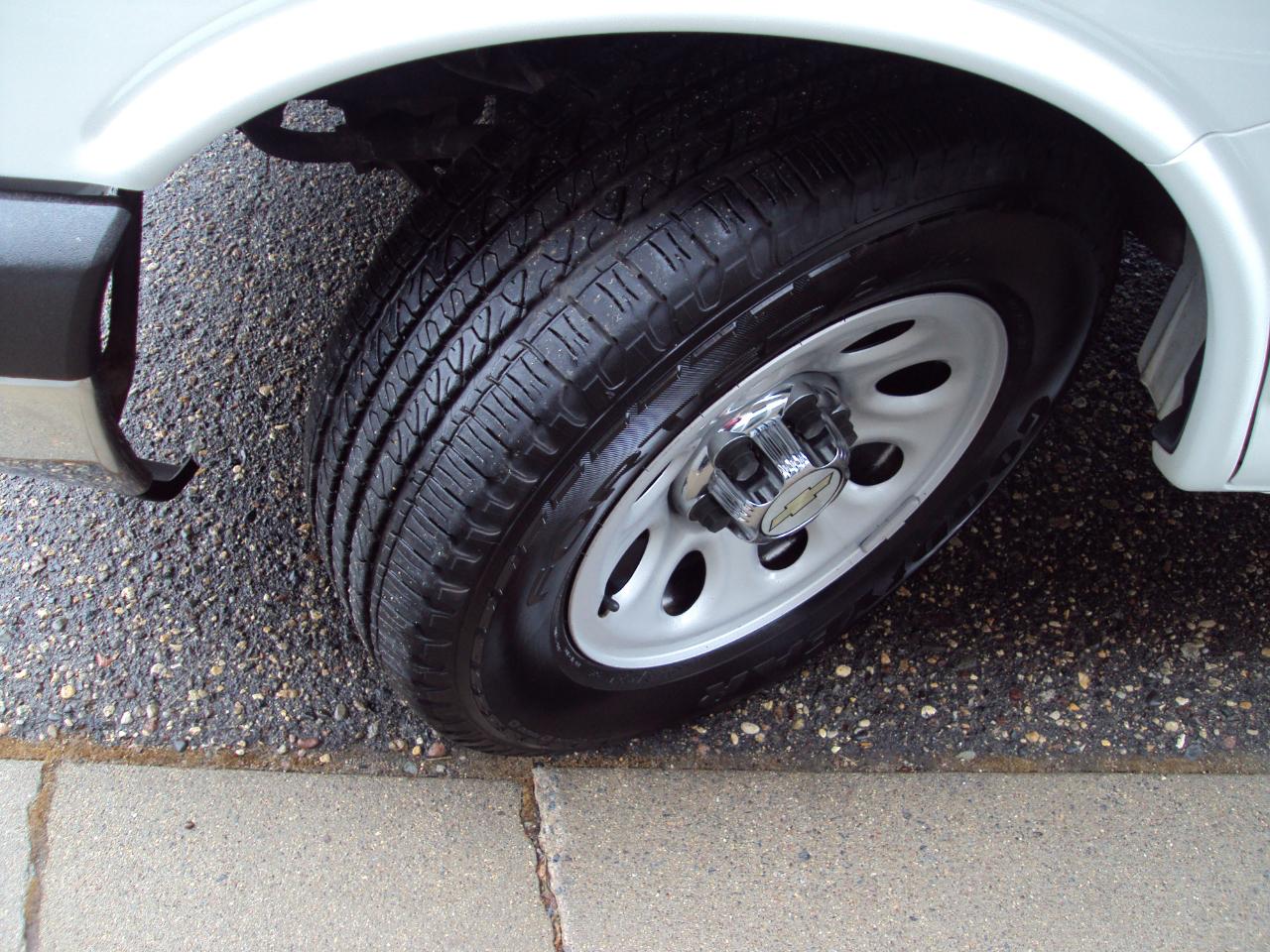 Chevrolet Express Passenger AWD 1500 135" LT 2013