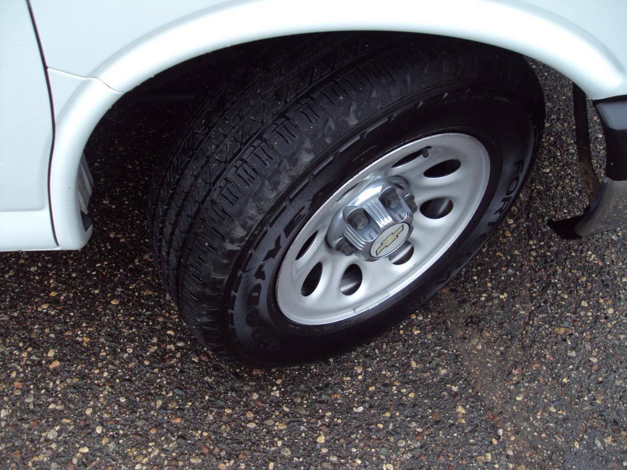 Chevrolet Express Passenger AWD 1500 135" LT 2013