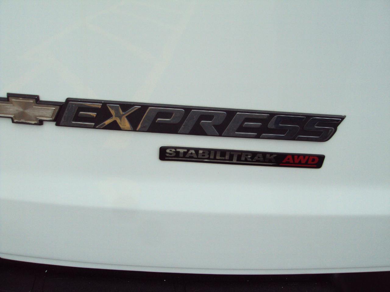 Chevrolet Express Passenger AWD 1500 135" LT 2013