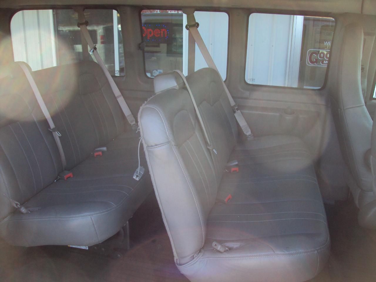 Chevrolet Express Passenger  2019