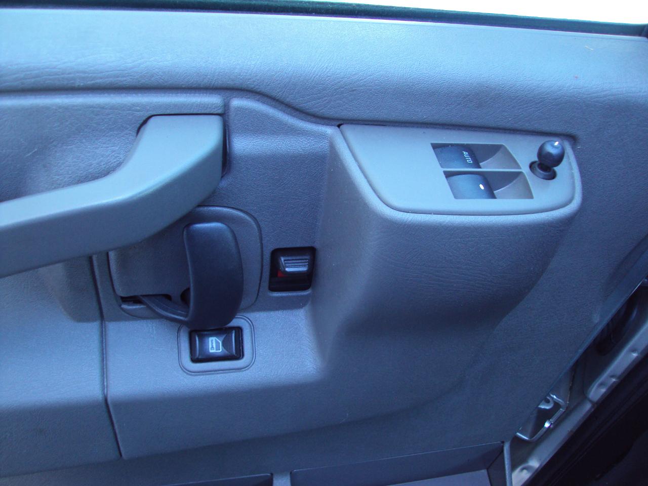 Chevrolet Express Passenger  2019