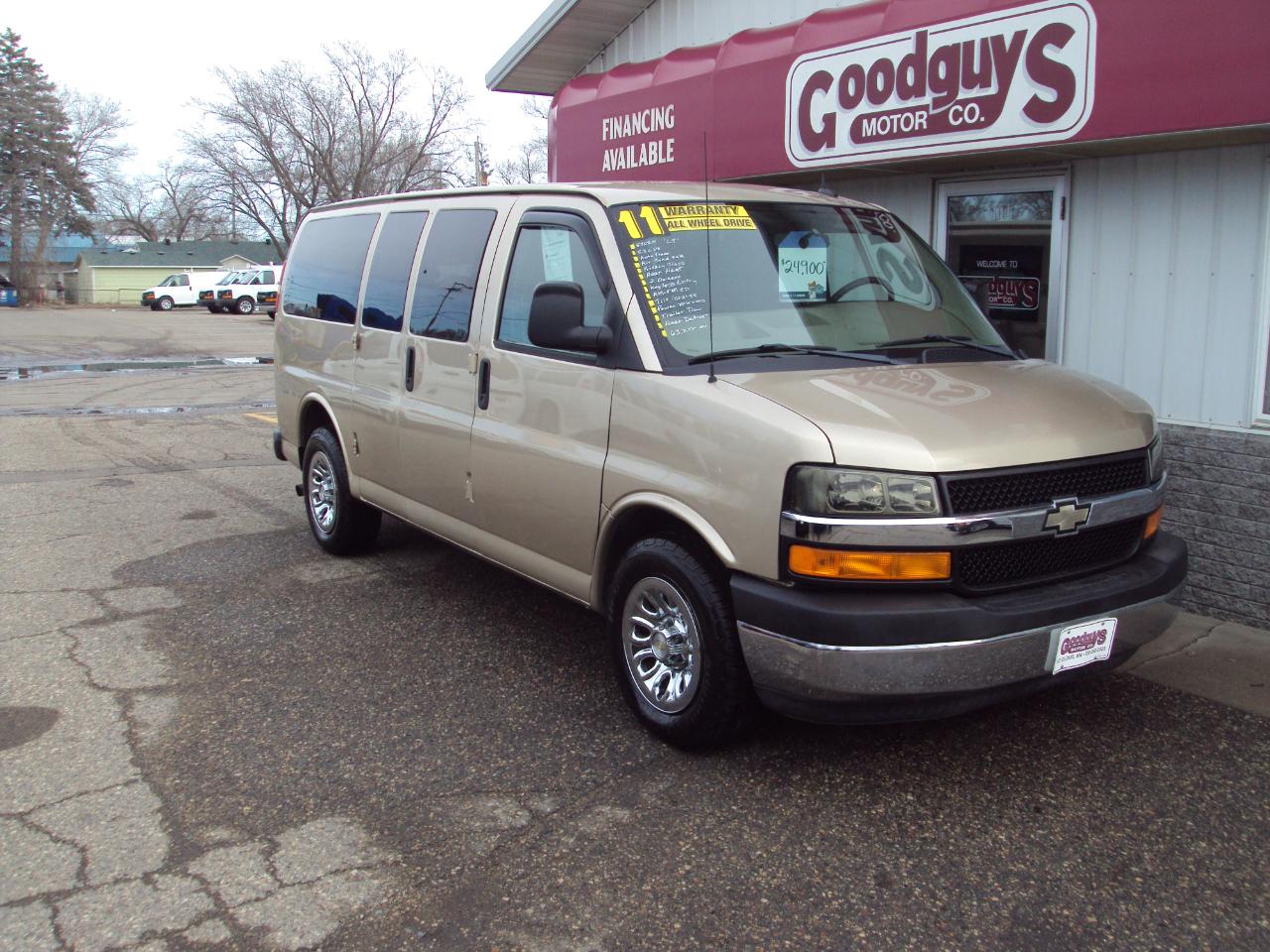 Chevrolet Express Passenger AWD 1500 135" 1LT 2011
