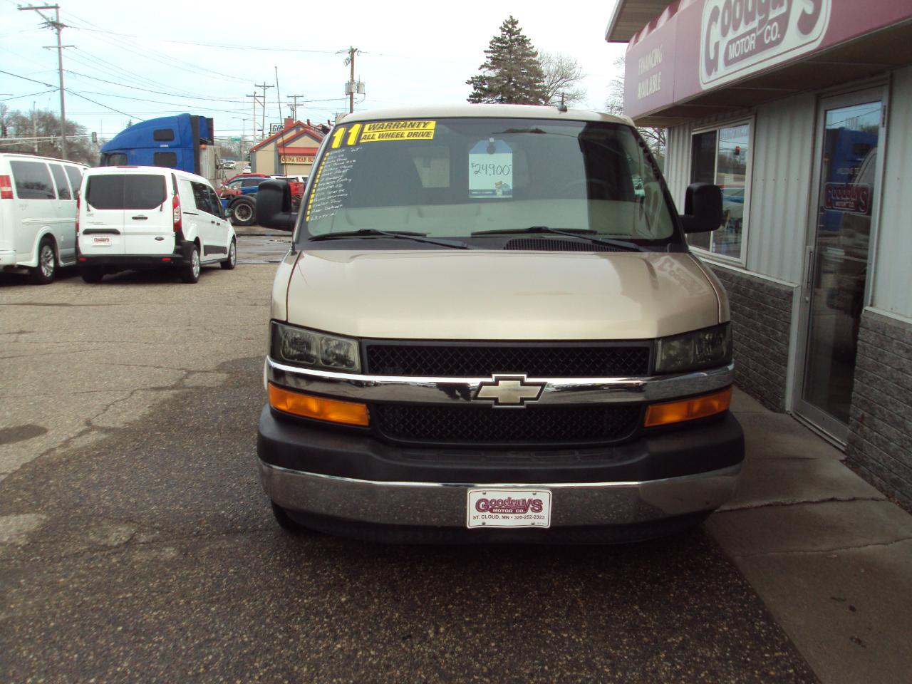Chevrolet Express Passenger AWD 1500 135" 1LT 2011