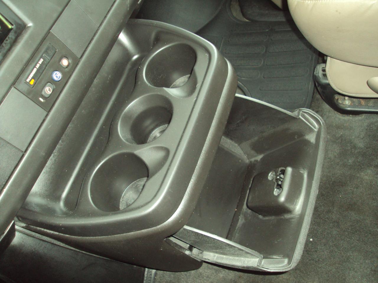 Chevrolet Express Passenger AWD 1500 135" 1LT 2011