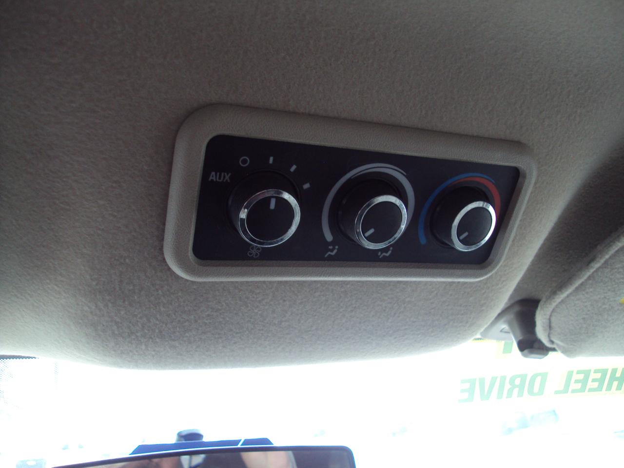 Chevrolet Express Passenger AWD 1500 135" 1LT 2011