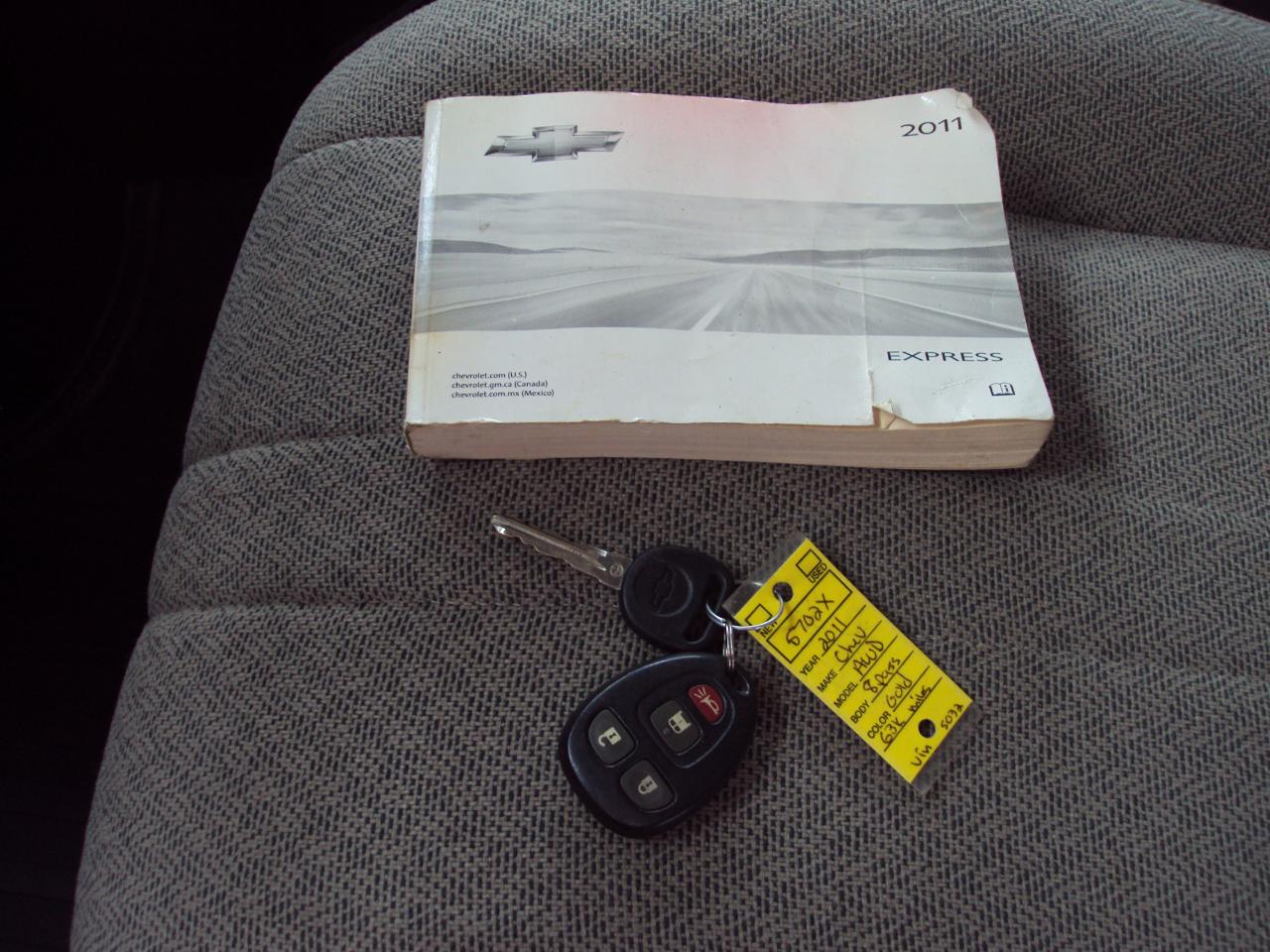 Chevrolet Express Passenger AWD 1500 135" 1LT 2011