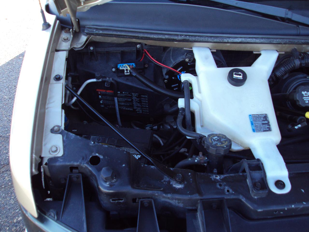 Chevrolet Express Passenger AWD 1500 135" 1LT 2011