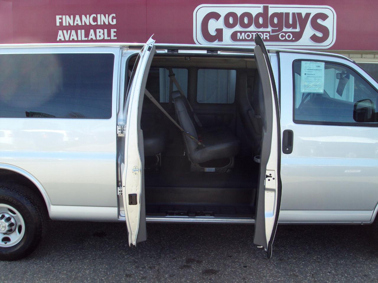 Chevrolet Express Passenger  2019