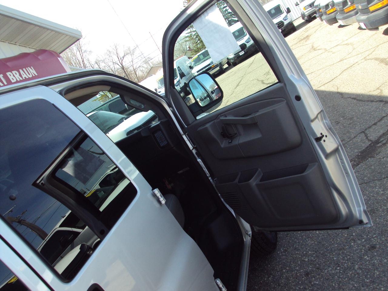 Chevrolet Express Passenger  2019