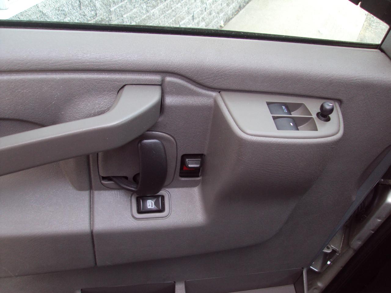 Chevrolet Express Passenger  2019